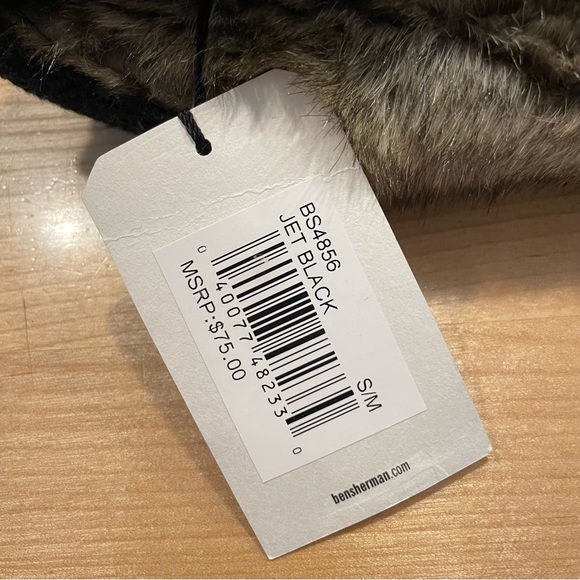 Ben Sherman trapper hat size s/m wool, lined, with artificial fur trim. - Picture 3 of 5